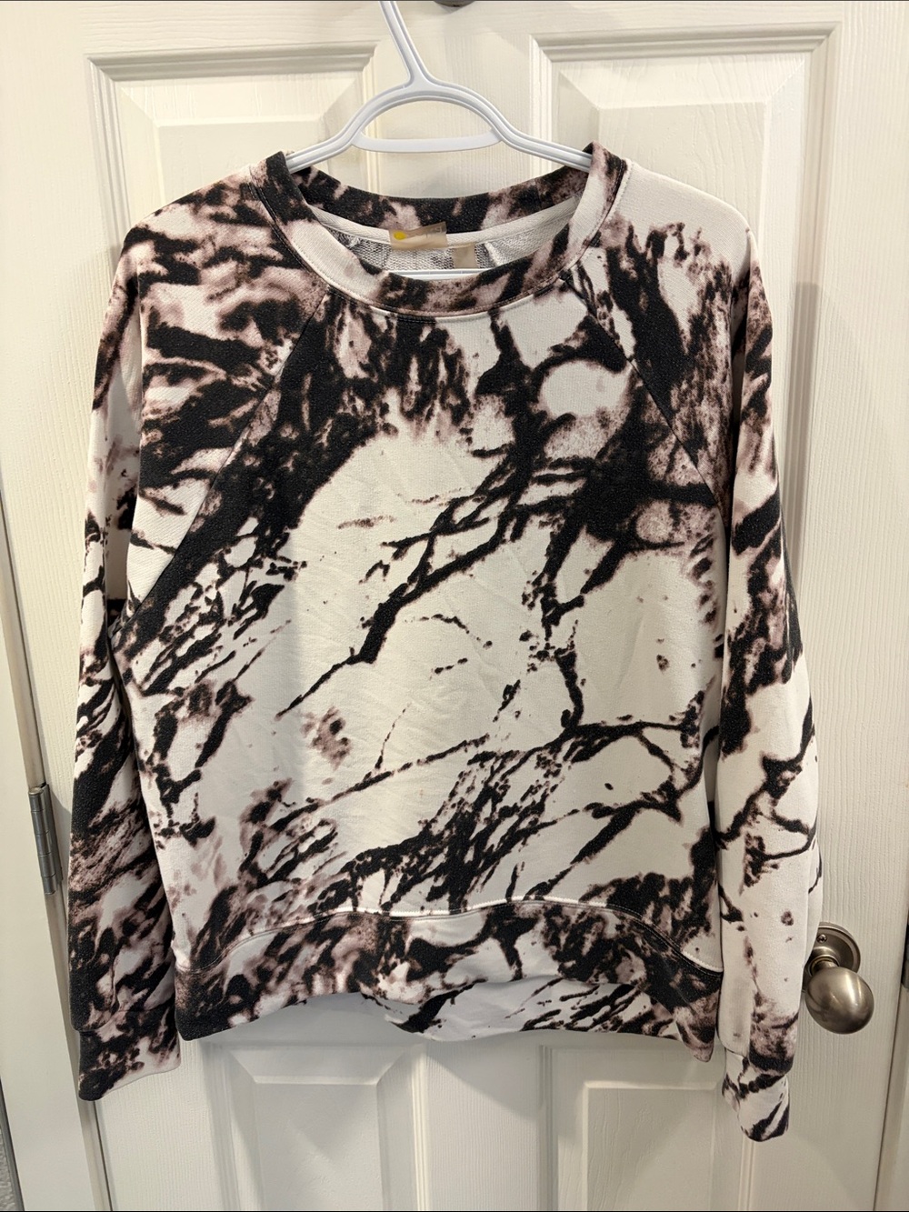 Zella Marble-Pattern Crewneck Sweater in White and Black